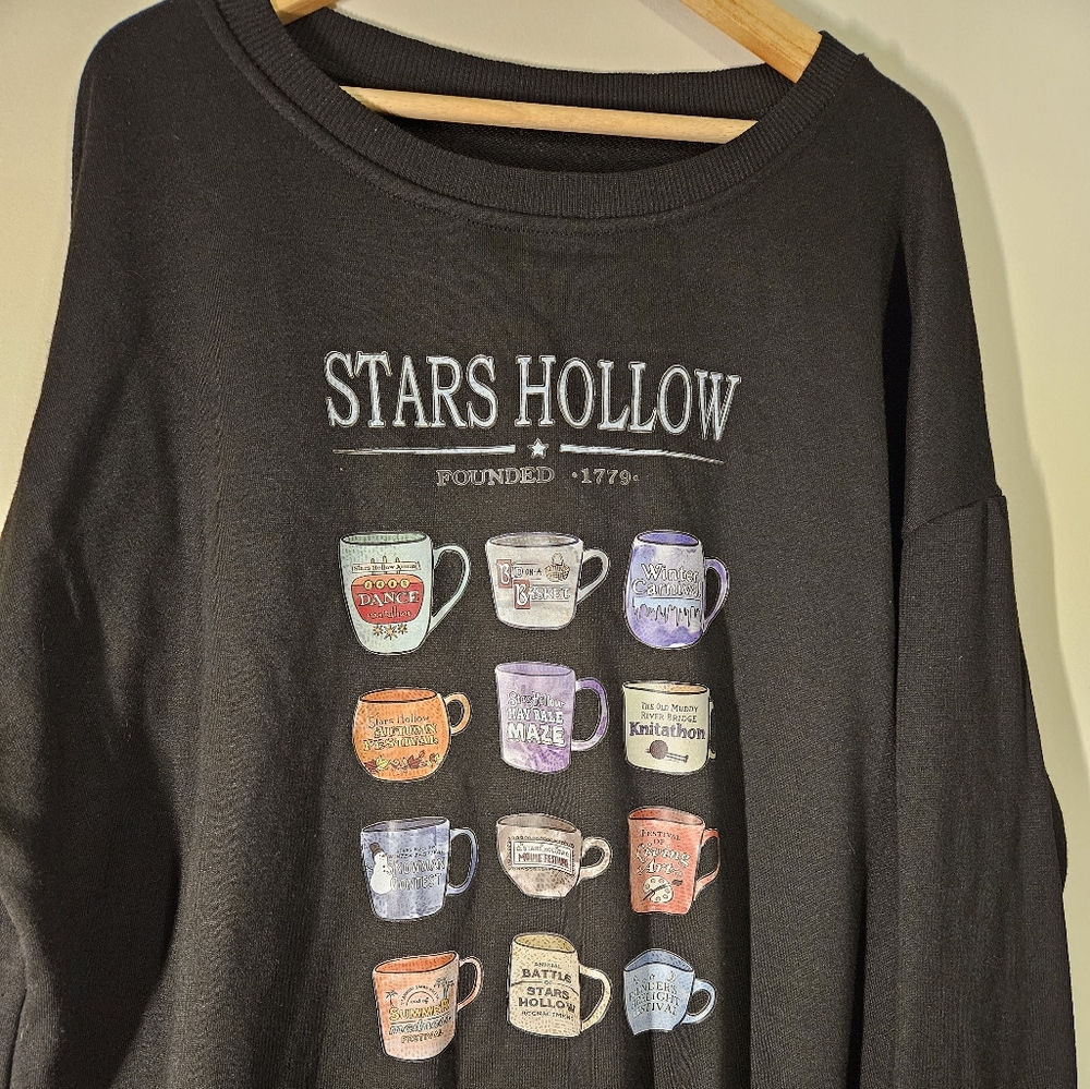 Stars Hollow sweatshirt (Gilmore Girls)
